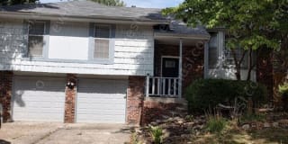 305 SE Jackson St 305 SE Jackson St Photo Gallery 1