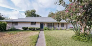 318 Driftwind Dr 318 Driftwind Dr Photo Gallery 1