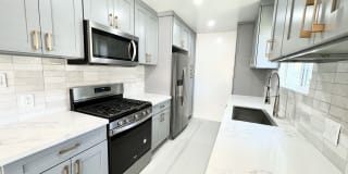 16520 W Sunset Blvd 16520 W Sunset Blvd Photo Gallery 1