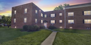 Laurel Court Apartments Laurel Court Apartments Photo Gallery 1