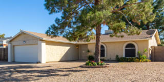 8615 W LAWRENCE Lane 8615 W LAWRENCE Lane Photo Gallery 1