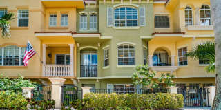 11840 Valencia Gardens Ave 11840 Valencia Gardens Ave Photo Gallery 1
