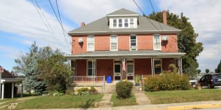 131 E Main St 131 E Main St Photo Gallery 1