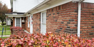 Willow Creek Apartments Willow Creek Apartments Photo Gallery 1
