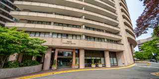 1200 Crystal Dr Apt 811 1200 Crystal Dr Apt 811 Photo Gallery 1