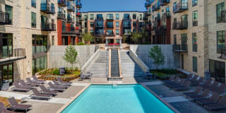 Elan Uptown II Elan Uptown II Photo Gallery 1