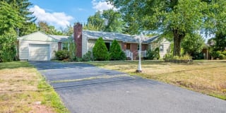 46 Demott Ln 46 Demott Ln Photo Gallery 1