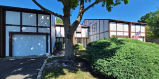 65 Walnut Drive 65 Walnut Drive Photo Gallery 1