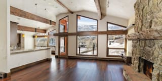 10 Martingale Lane 10 Martingale Lane Photo Gallery 1