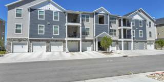 64 W Silver Springs Dr 64 W Silver Springs Dr Photo Gallery 1