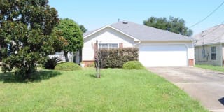2456 Gulf Breeze Ave 2456 Gulf Breeze Ave Photo Gallery 1