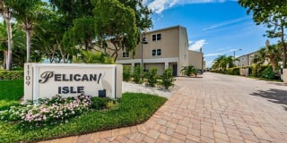 1109 PINELLAS BAYWAY S 1109 PINELLAS BAYWAY S Photo Gallery 1
