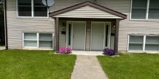 517 Cedar NE 517 Cedar NE Photo Gallery 1
