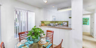 Berkeley-Columbia Court Apartments Berkeley-Columbia Court Apartments Photo Gallery 1