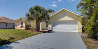 1843 SW Dalmatian Avenue 1843 SW Dalmatian Avenue Photo Gallery 1
