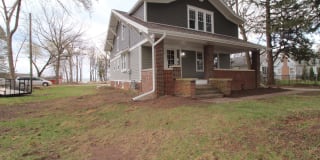 5219 S Lakeshore Dr 5219 S Lakeshore Dr Photo Gallery 1