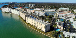 6075 SHORE DRIVE S 6075 SHORE DRIVE S Photo Gallery 1