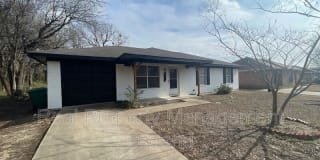 701 S Valentine Dr. 701 S Valentine Dr. Photo Gallery 1