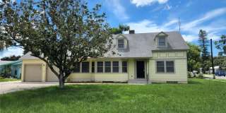 2513 16TH AVENUE W 2513 16TH AVENUE W Photo Gallery 1