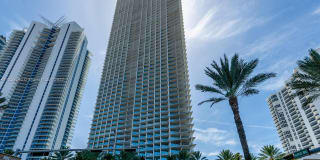 16901 E Collins Ave 16901 E Collins Ave Photo Gallery 1