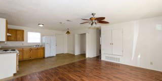 9900 Cottontail 9900 Cottontail Photo Gallery 1