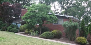 180 MARION DRIVE 180 MARION DRIVE Photo Gallery 1