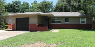 213 S Mercedes Drive 213 S Mercedes Drive Photo Gallery 1