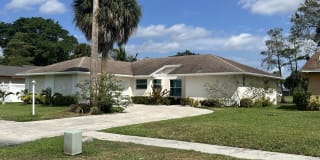 2546 Canterbury Drive S 2546 Canterbury Drive S Photo Gallery 1