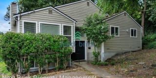 10004 Beacon Ave S Upper Unit 10004 Beacon Ave S Upper Unit Photo Gallery 1
