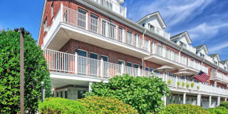 513 HARBOR PL 513 HARBOR PL Photo Gallery 1