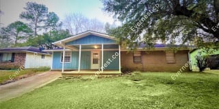 127 E Woodcrest Dr 127 E Woodcrest Dr Photo Gallery 1