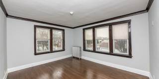 2514 West Belle Plaine Avenue 2514 West Belle Plaine Avenue Photo Gallery 1