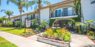 14220 Burbank Blvd 14220 Burbank Blvd Photo Gallery 1