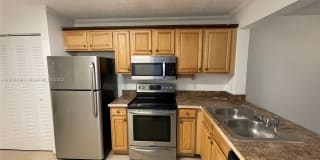 871 NE 207th Ter 871 NE 207th Ter Photo Gallery 1
