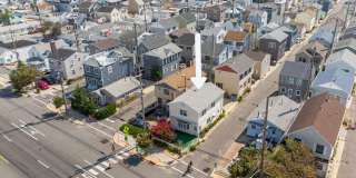 34 E Beach Way 34 E Beach Way Photo Gallery 1