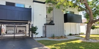 3756-3762 Poinciana Dr 3756-3762 Poinciana Dr Photo Gallery 1