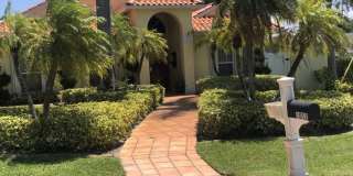 1052 W Shore Dr 1052 W Shore Dr Photo Gallery 1