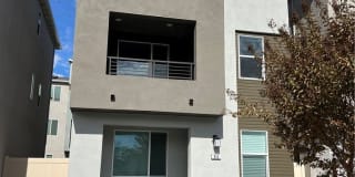 913 E 2nd Street 913 E 2nd Street Photo Gallery 1