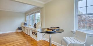 1800 W ABINGDON DR #202 1800 W ABINGDON DR #202 Photo Gallery 1