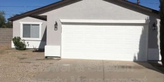 5262 E Shadow Ln 5262 E Shadow Ln Photo Gallery 1