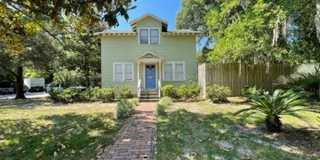 1035 NE 3rd Ave 1035 NE 3rd Ave Photo Gallery 1