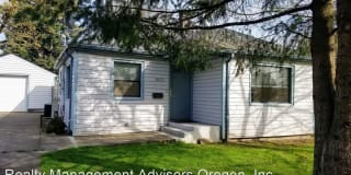 9130 SE 42nd Avenue 9130 SE 42nd Avenue Photo Gallery 1