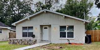 8922 N Dexter Ave 8922 N Dexter Ave Photo Gallery 1