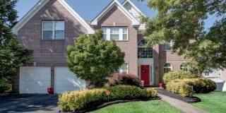 54 EQUESTRIAN DRIVE 54 EQUESTRIAN DRIVE Photo Gallery 1