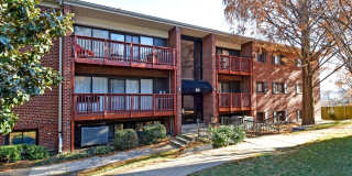 53 SKYHILL ROAD 53 SKYHILL ROAD Photo Gallery 1