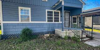 1409 E Mistletoe Avenue 1409 E Mistletoe Avenue Photo Gallery 1