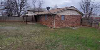 124 Oakside Dr 124 Oakside Dr Photo Gallery 1