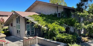 100 Kinross Drive, Unit #14 100 Kinross Drive, Unit #14 Photo Gallery 1