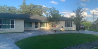 2698-2704 NW 65th Ave 2698-2704 NW 65th Ave Photo Gallery 1