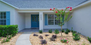 2203 SE 24TH AVENUE 2203 SE 24TH AVENUE Photo Gallery 1